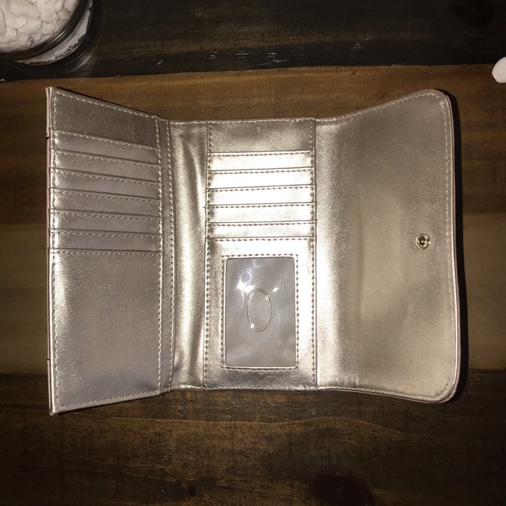 Guess Wallet - Picture 2 of 3